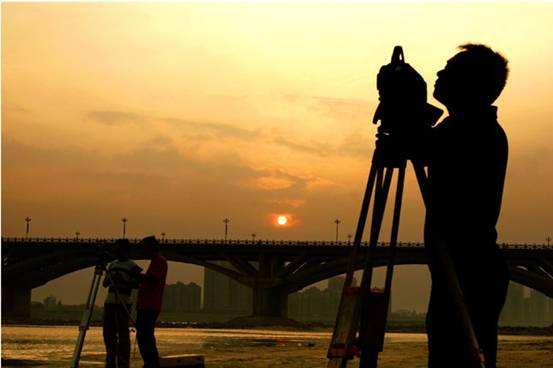 �y(c��)�L����