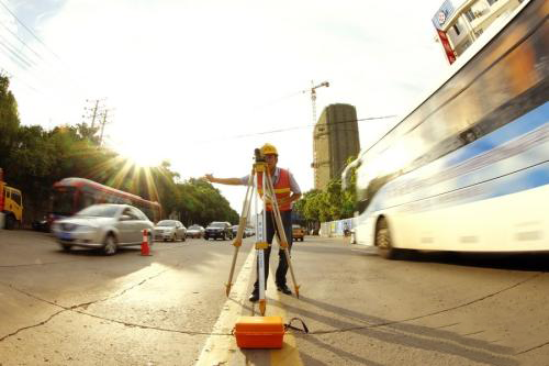 �y(c��)�L��˾����D(zhu��n)�Ͱl(f��)չ